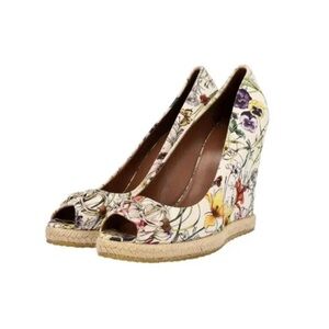 Gucci Floral Canvas Horesbit Open Toe Wedges.